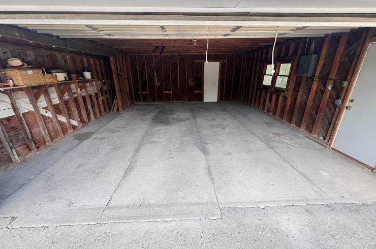 HOWZE Premier Property Cleanouts